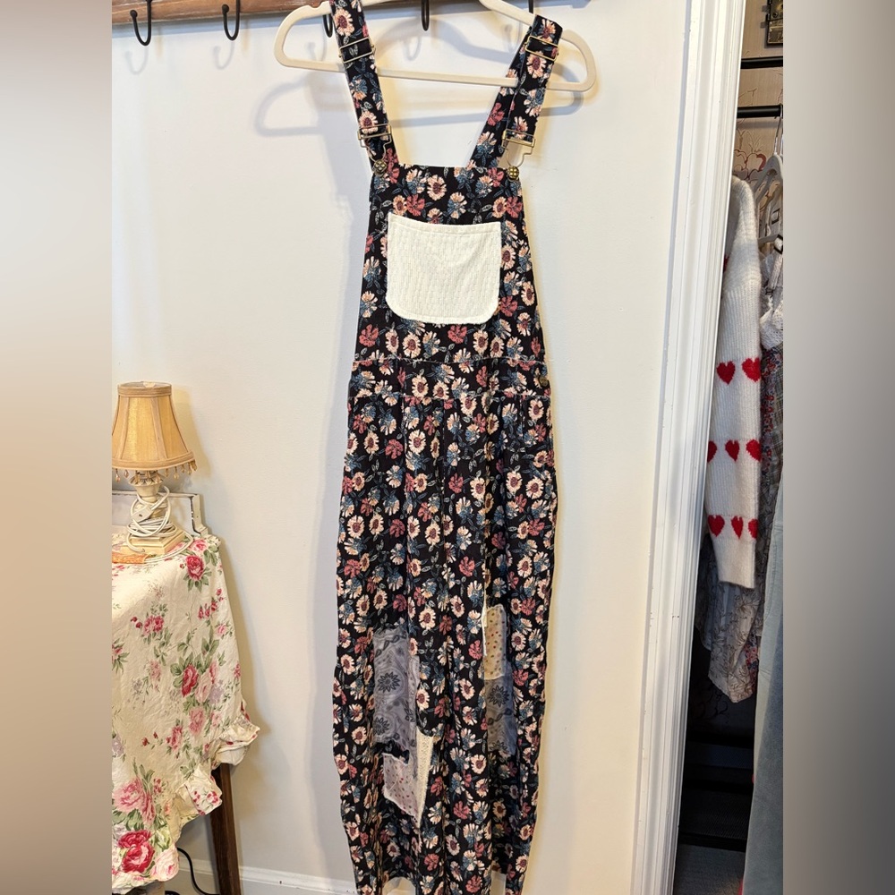 POL soft black thin Floral Patchwork Sleeveless Overalls with Cream Pocket.